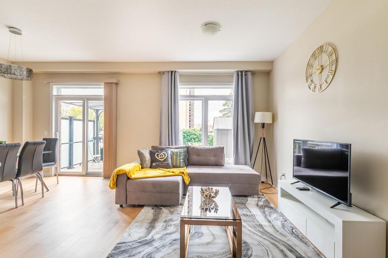Globalstay Modern Townhomes In Lakeshore Steps To The Beach Hamilton Exterior foto